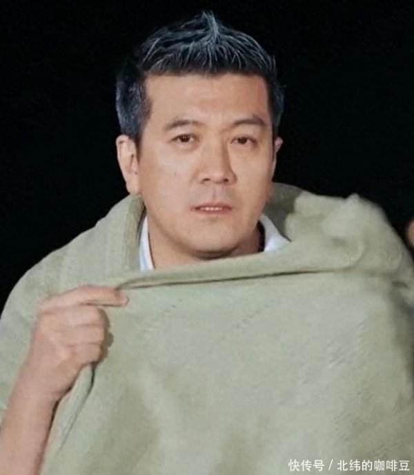 豪极资本 结束与杨子17年婚姻后，黄圣依真正活出了女王范，眼里有光了
